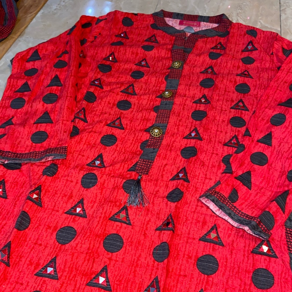Red and Black Geometric Patterned 2 Piece Kurta Set Salwar Kameez Size M - Picture 2 of 8